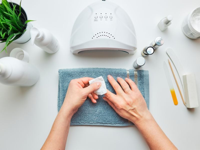 Bật mí 10 cách tẩy móng tay sơn gel tại nhà đơn giản nhưng hiệu quả – Kềm Nghĩa - Nghia Nippers