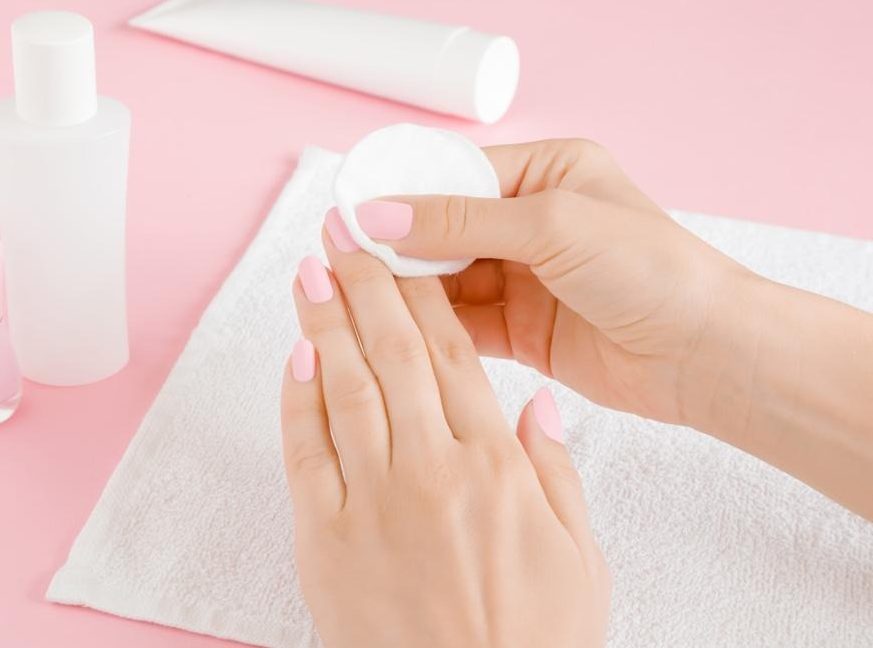 Cách Tẩy Sơn Gel Móng Tại Nhà Không Làm Hư Móng
