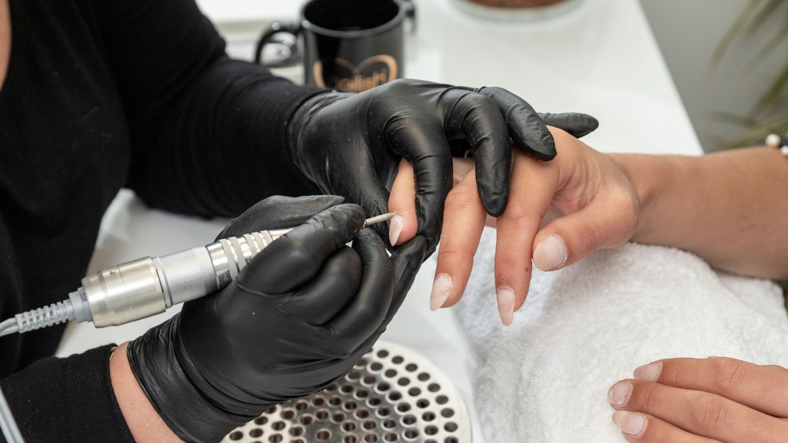 Mẫu Quy Trình Chăm Sóc Khách Hàng Tiệm Nail: Tăng Tỉ Lệ Khách Hàng Quay Lại