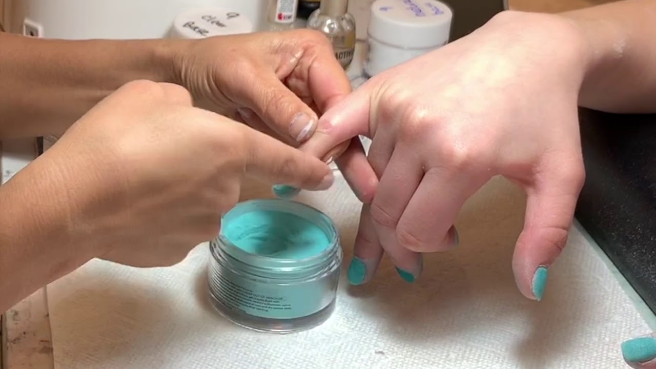 MÓNG BỘT NHÚNG DIPPING NAIL VÀ NHỮNG LỢI ÍCH CẦN BIẾT WORLD NAIL SCHOOL