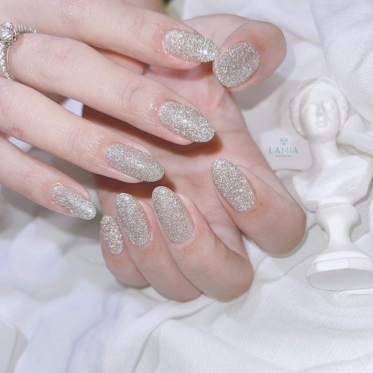 100+ Mẫu nail nhũ đẹp lấp lánh, vừa đơn giản vừa ấn tượng