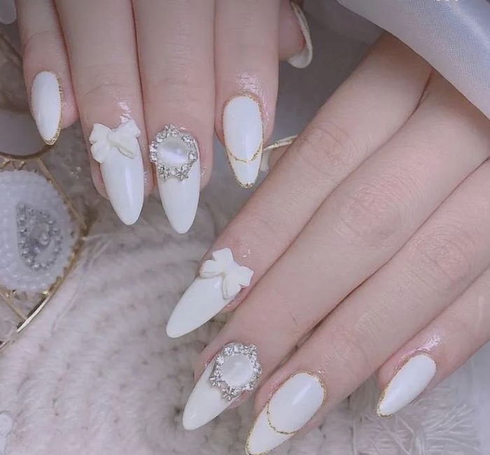 10 mẫu nail cô dâu phù hợp với mọi trang phục và hoàn cảnh - Omni Bridal- Đơn vị cung cấp dịch vụ cưới trọn gói chuyên nghiệp và uy tín.